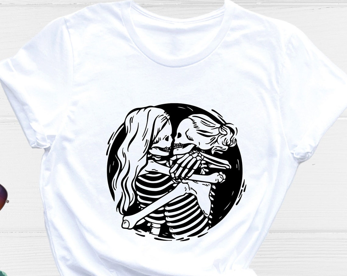 Unisex T-shirt Skeleton Lesbian Couple Shirt, Cute Lesbian Shirt, Lesbian Pride Shirt, Lgbt Shirt, Aesthetic Skeleton Lesbian Shirt, Lesbian Kiss Shirt